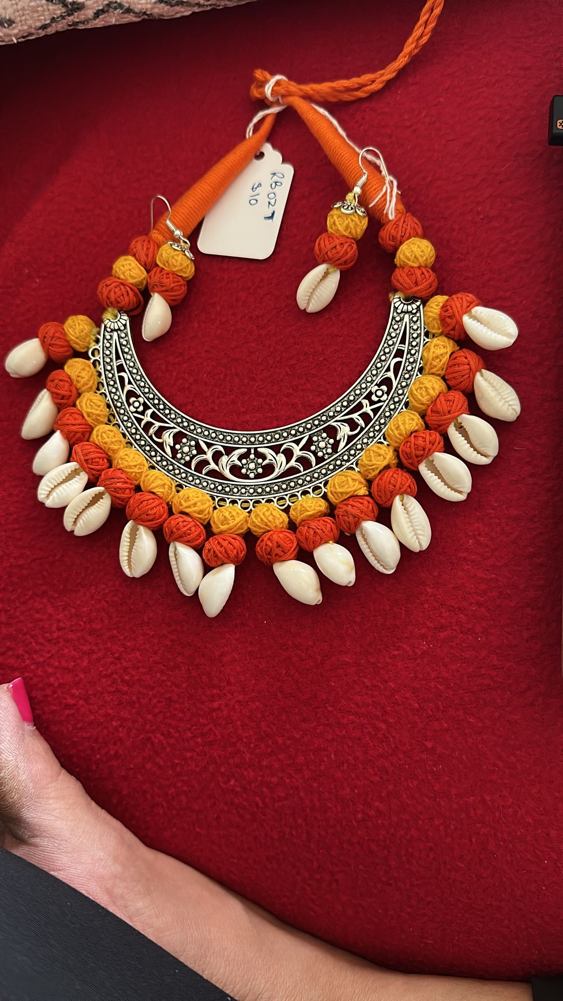 Handmade Choker with shells and thread RB INDIA JEWELRY