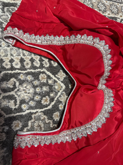 Luxury Red & White Anarkali Set – Premium Crepe with White Lace & Net Dupatta Maha Collection
