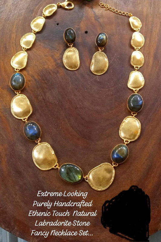Handcrafted Brass with Natural Stones C650
