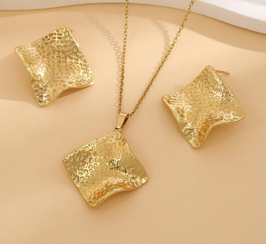 Dainty Non Tarnish Big Charm Necklace