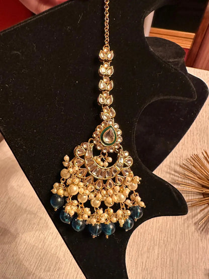 Close up look of Maang Tika Bridal  Necklace Set with Maang Tika 