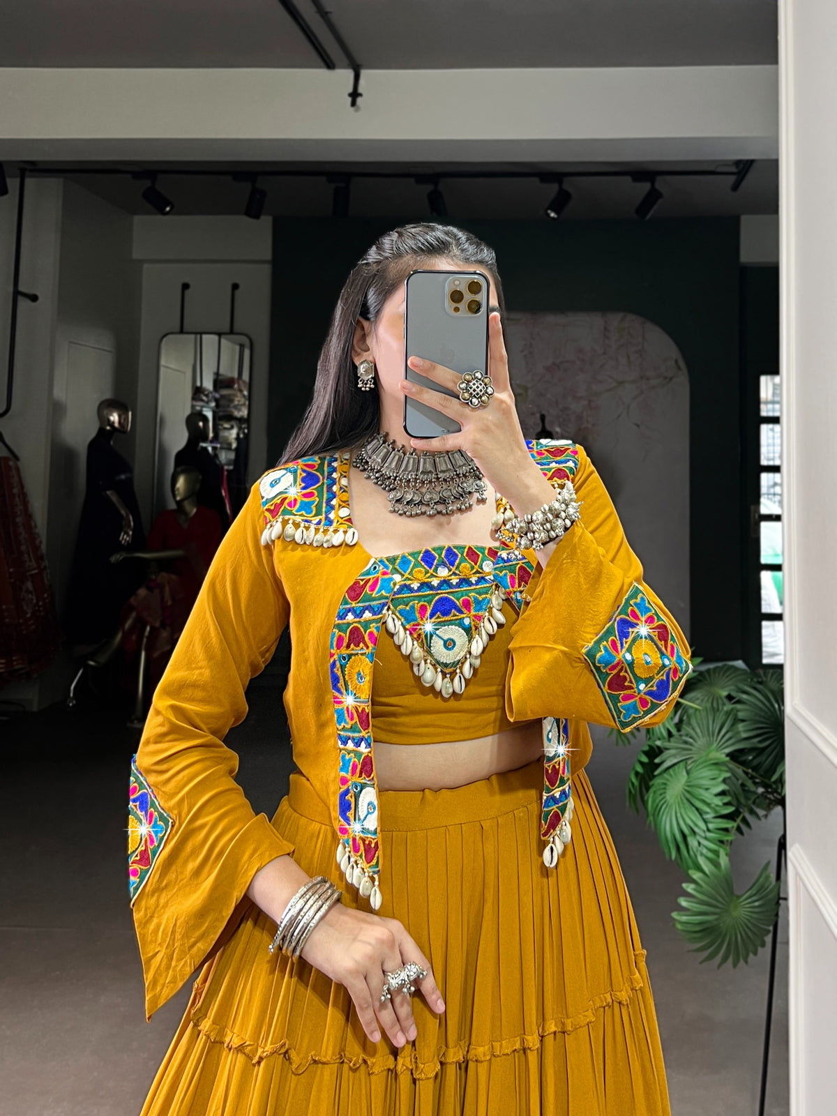 Rajudi Chaniya Choli Deepika's Adornments